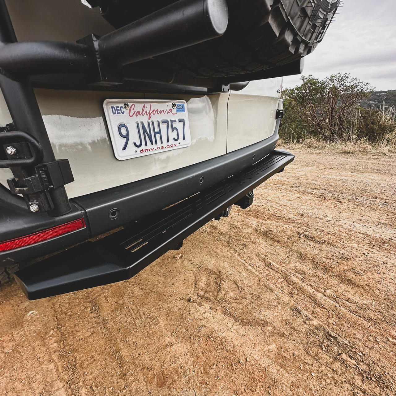 Aluminess 2019+ Mercedes Sprinter Rear Door Recon Nerf Step - Image 5