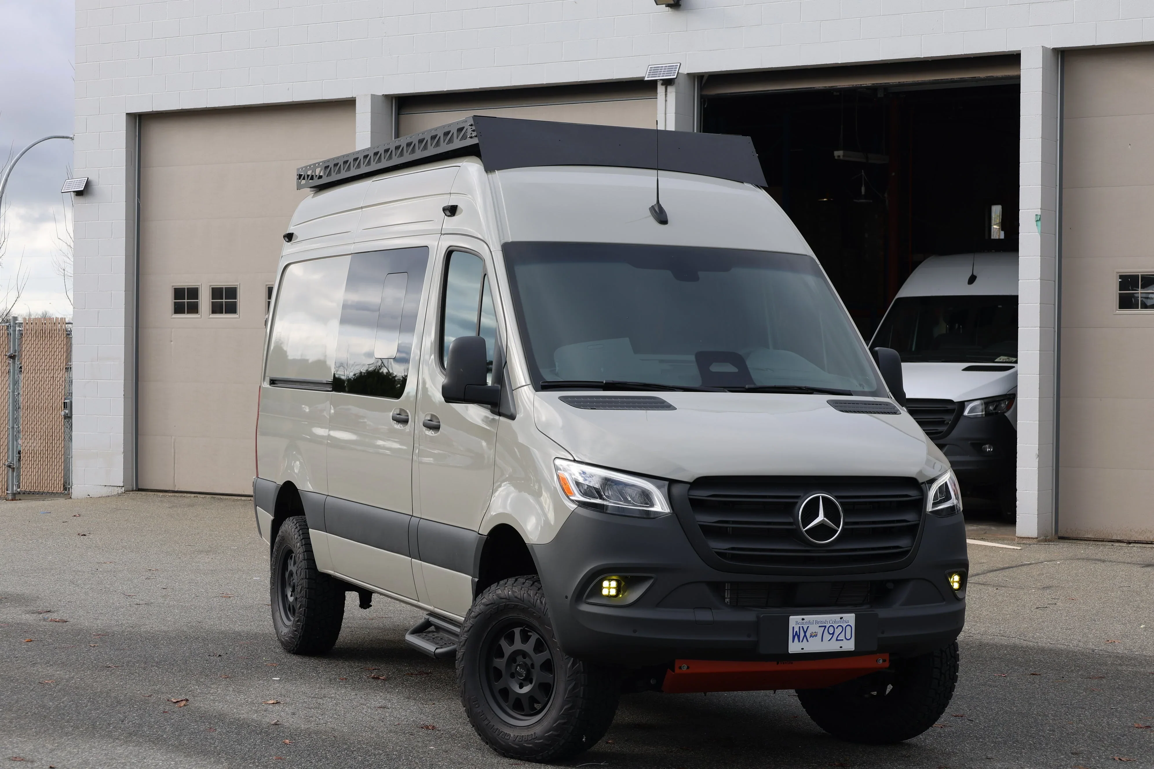 RoamlabX Carbon Fiber Roof Top Tent - 2007+ Mercedes Sprinter 170" - Image 10