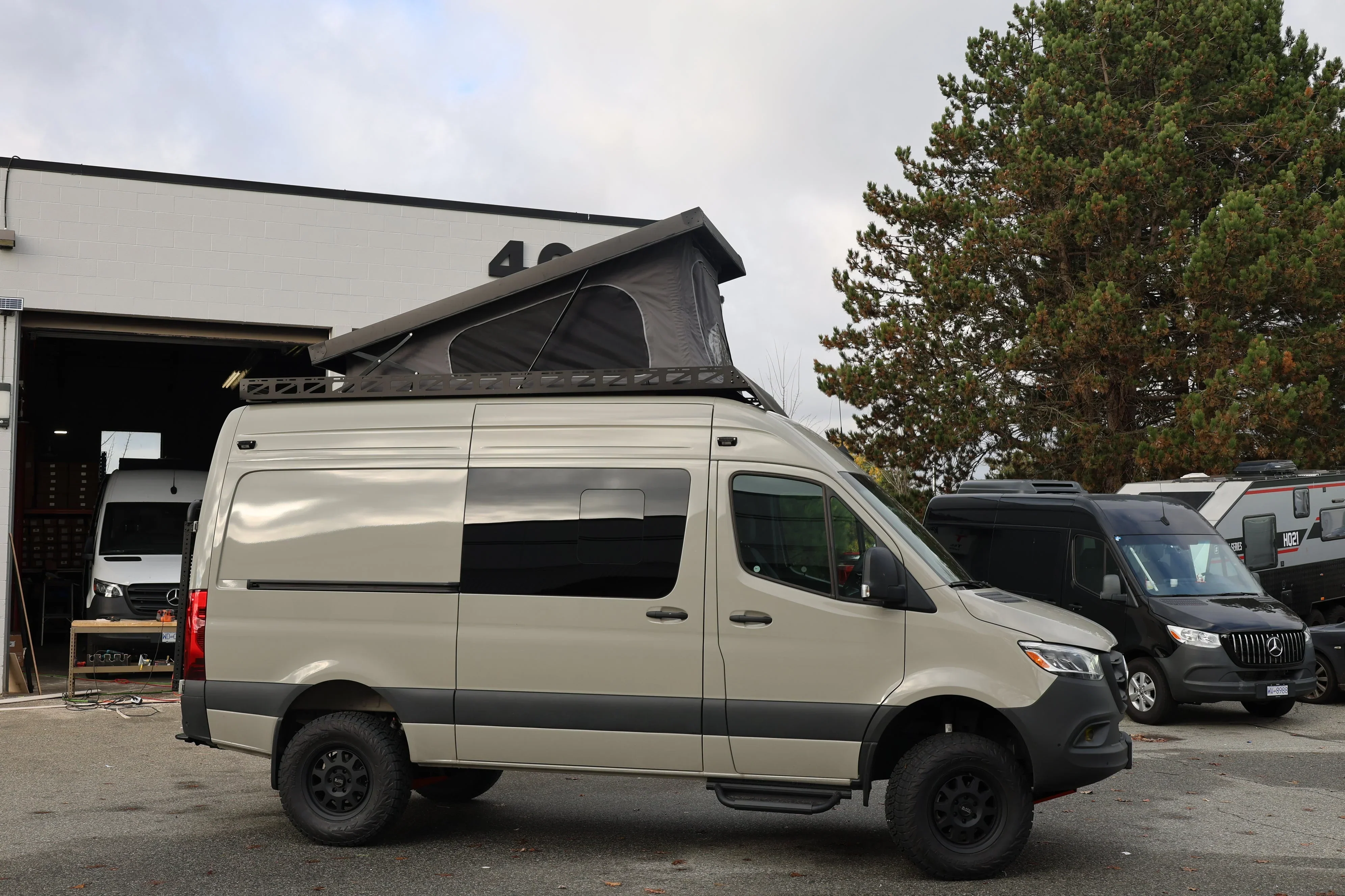 RoamlabX Carbon Fiber Roof Top Tent - 2007+ Mercedes Sprinter 170" - Image 3