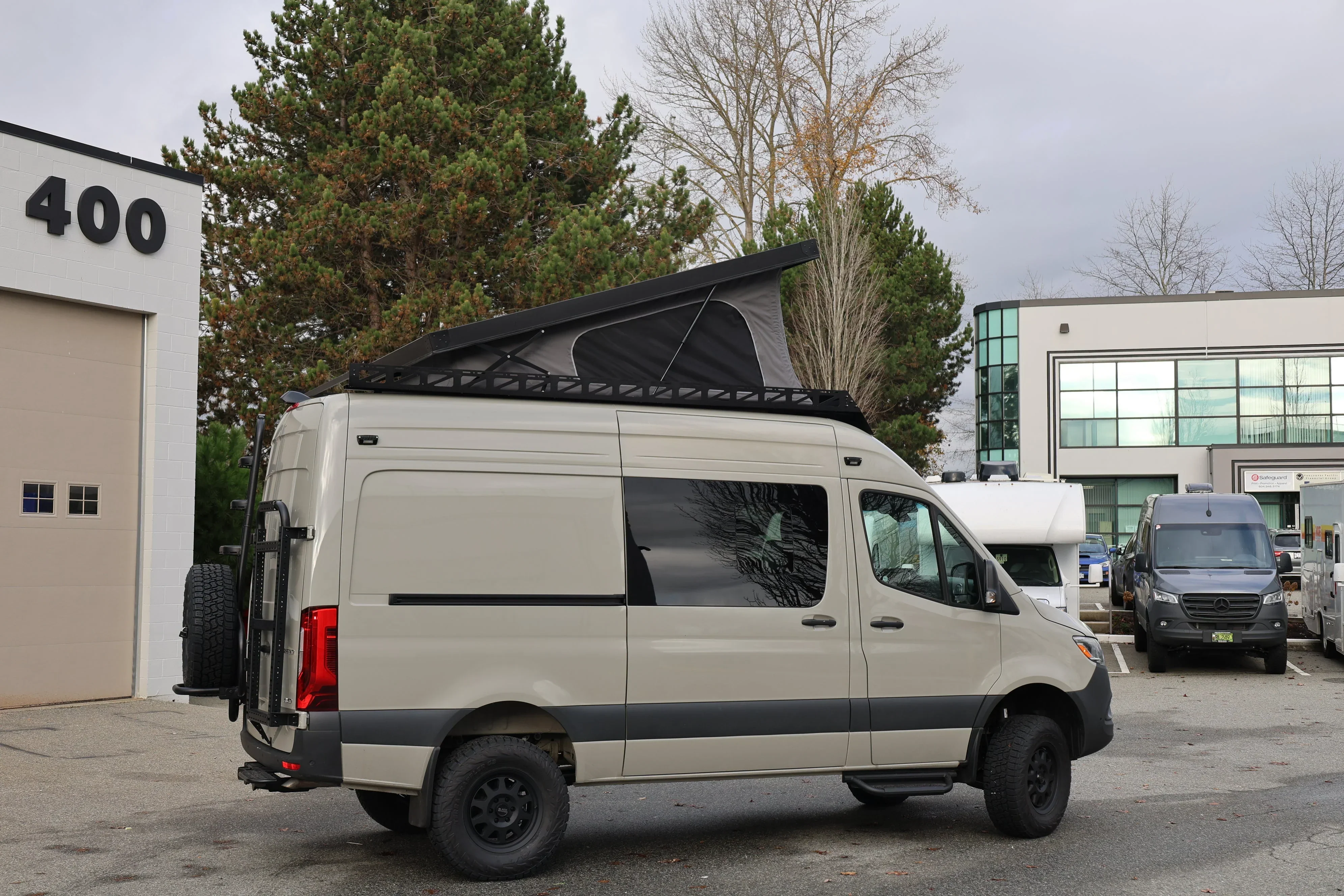RoamlabX Carbon Fiber Roof Top Tent - 2007+ Mercedes Sprinter 170" - Image 4