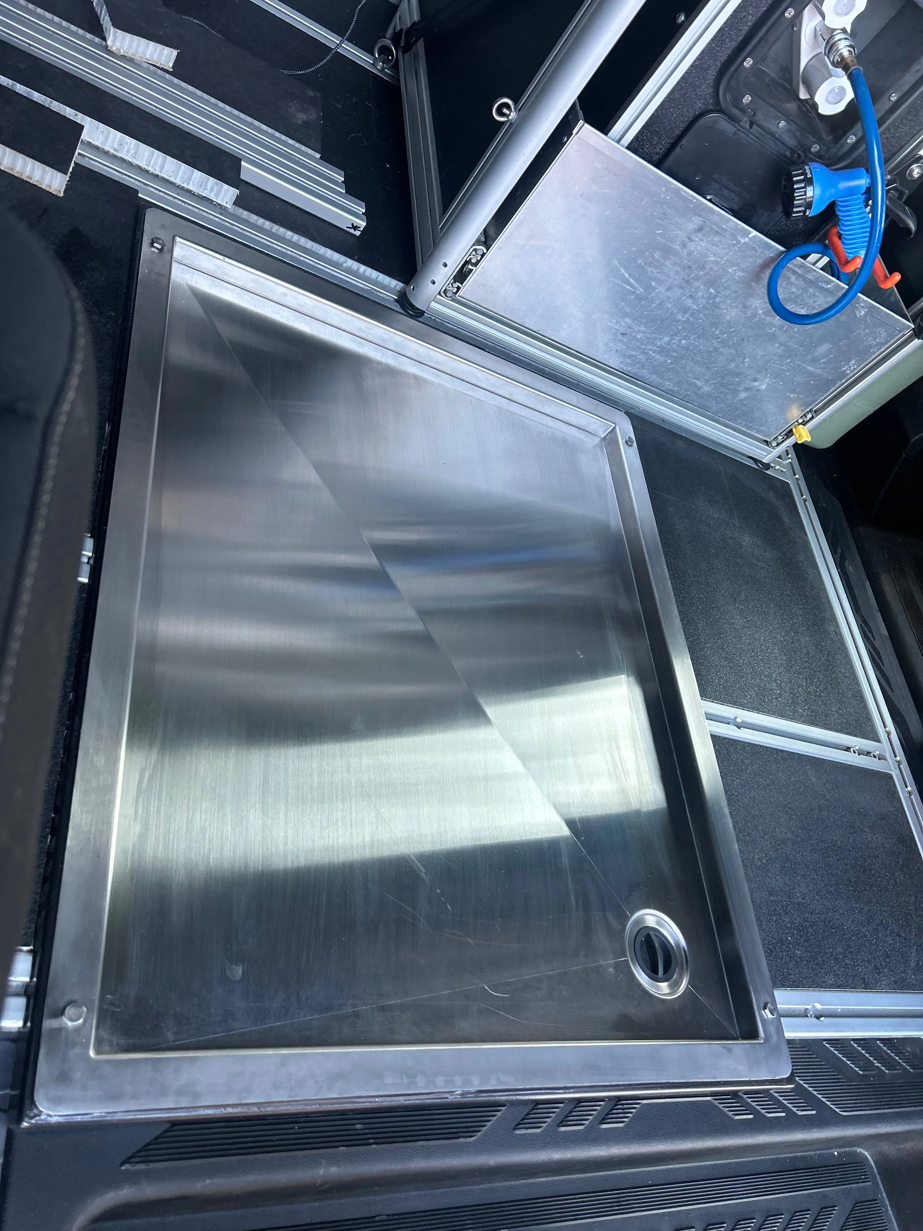 Tetravan In-Floor Shower Pan STAINLESS STEEL - Image 7